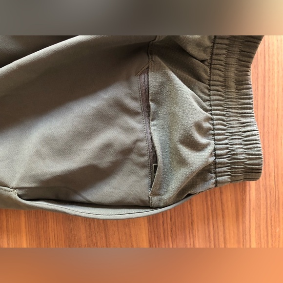 Lululemon license to train pant - Picture 6 of 9